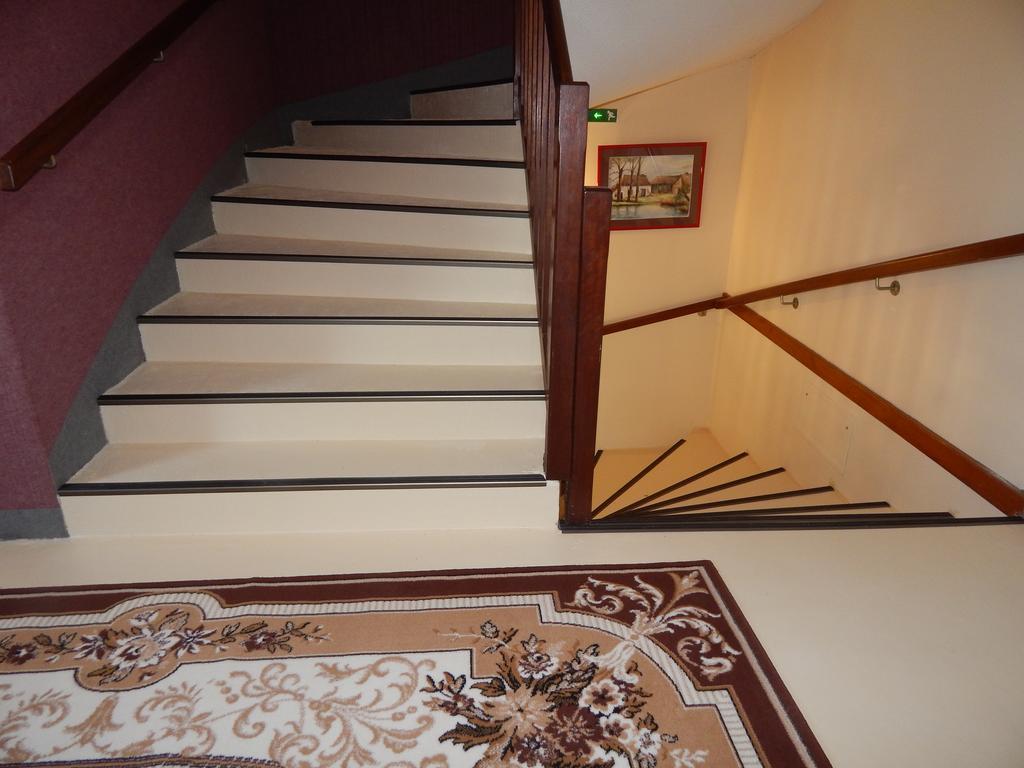 Hotel Du Parc Thonac Ngoại thất bức ảnh