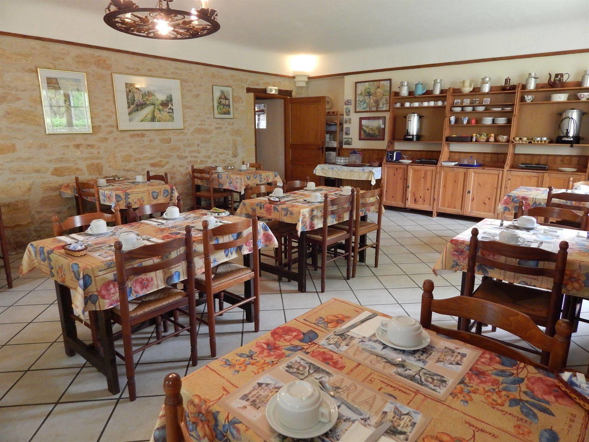 Hotel Du Parc Thonac Ngoại thất bức ảnh